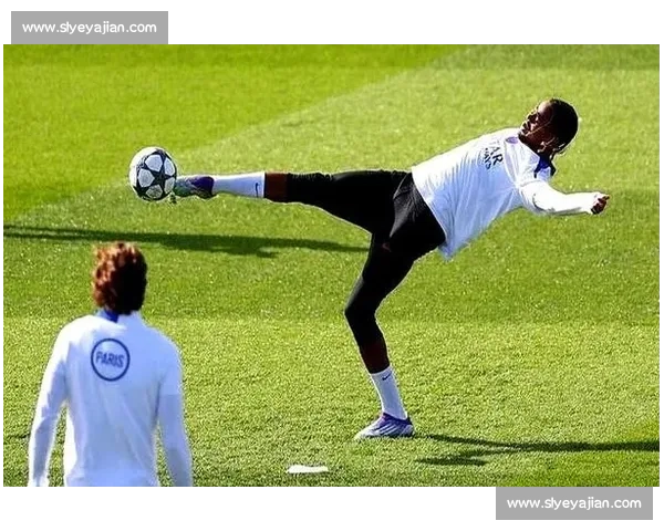 法甲经典对决回顾 巴黎圣日耳曼与马赛的世纪大战 - 副本 - 副本 - 副本